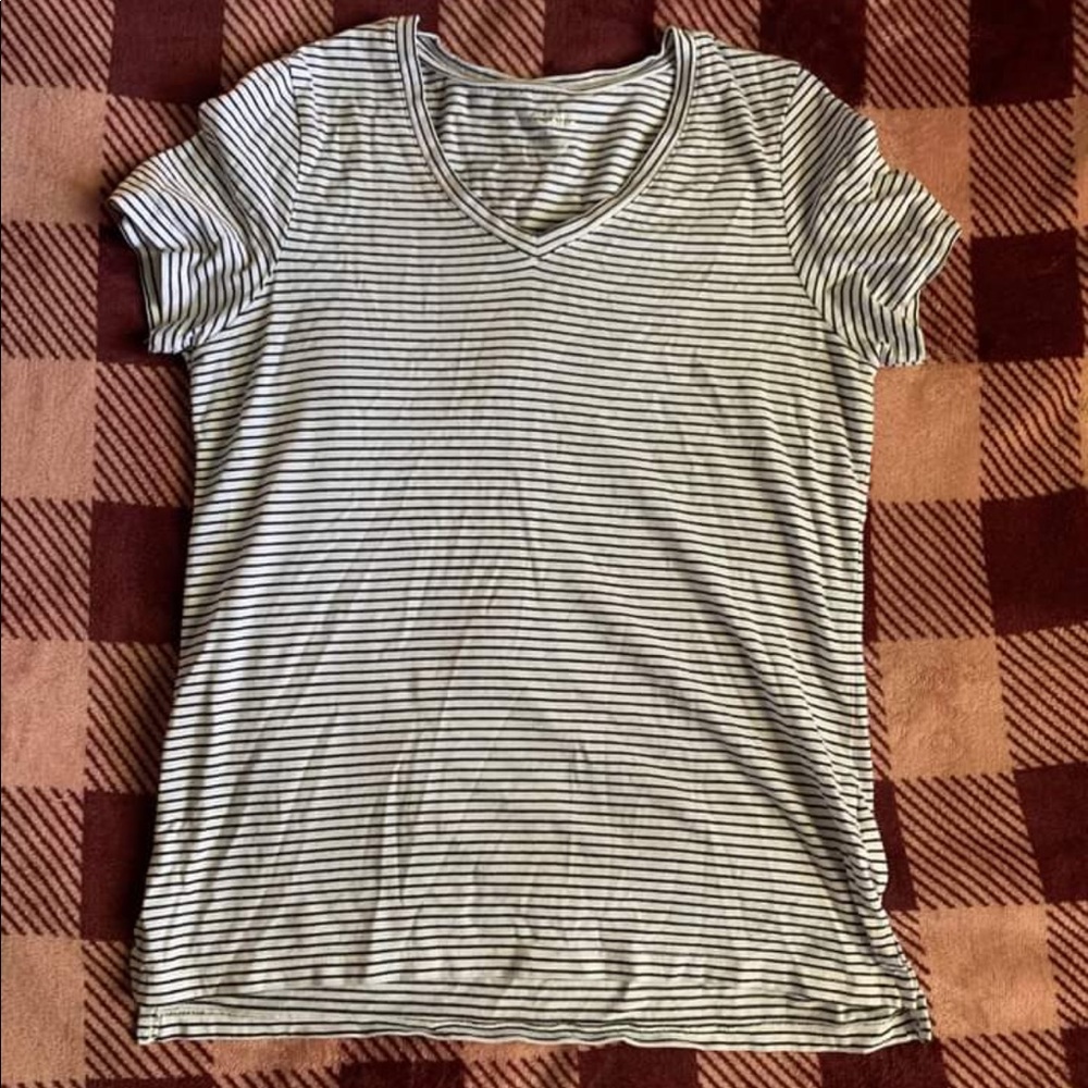 Woman’s Eddie Bauer T shirt